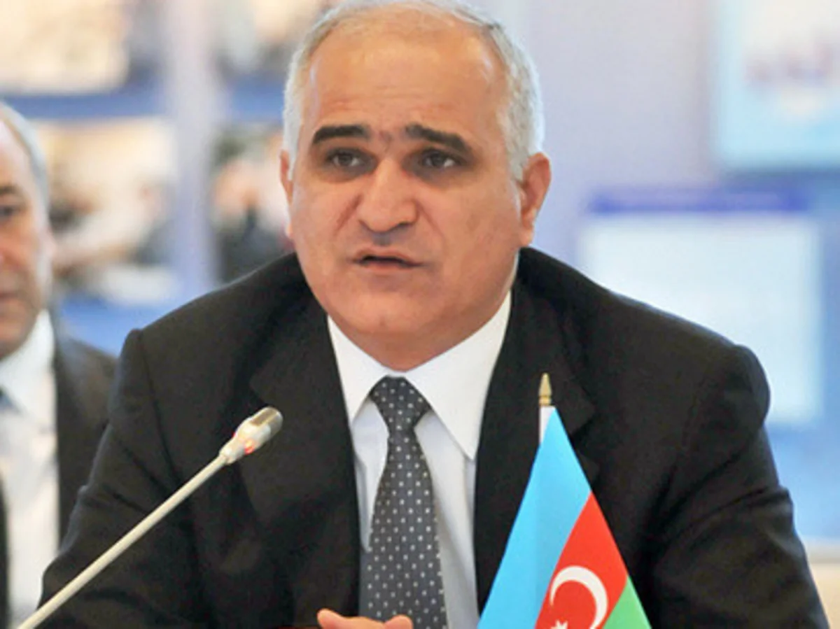 İqtisadiyyat və sənaye naziri İran səfiri ilə görüşüb