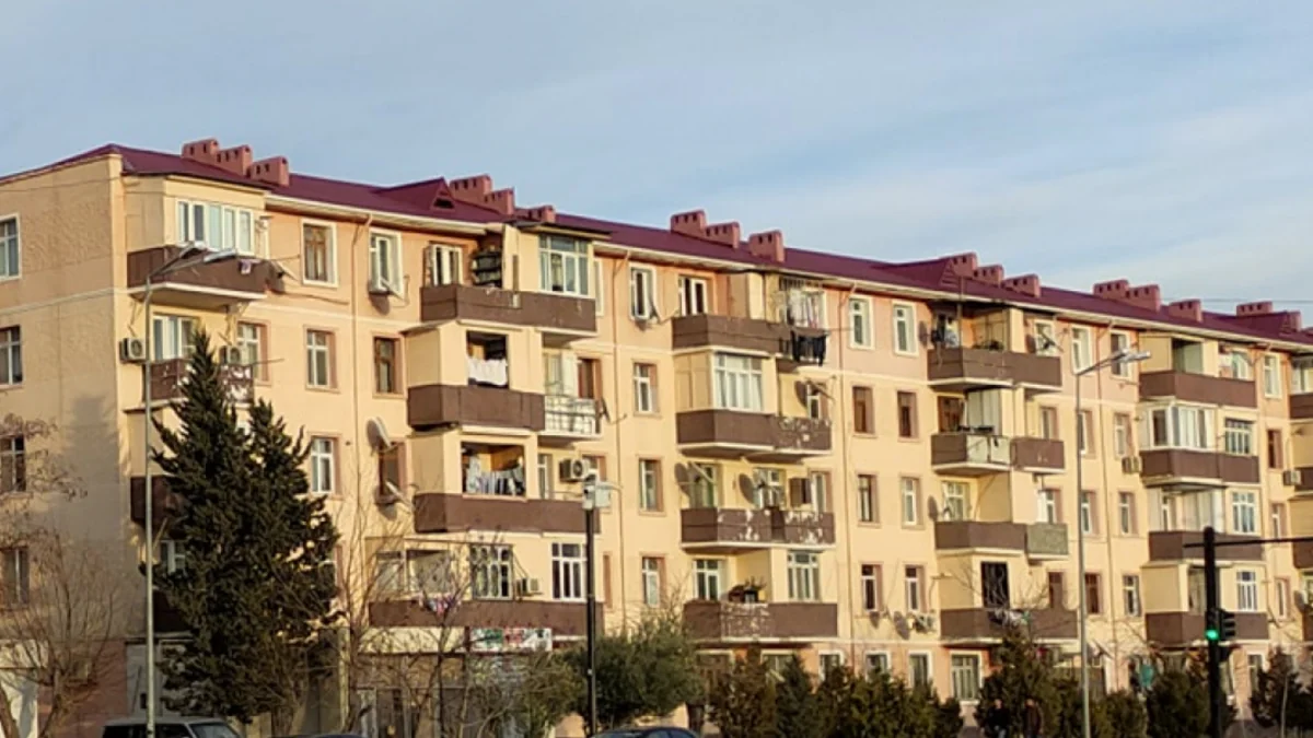 Sumqayıtda 57 yaşlı kişi yüksəklikdən yıxılaraq ölüb