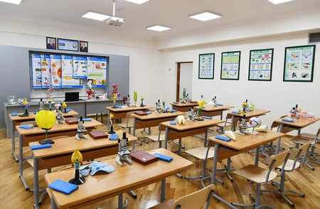 Prezident Bakıda yeni tikilən iki məktəbdə yaradılan şəraitlə tanış olub