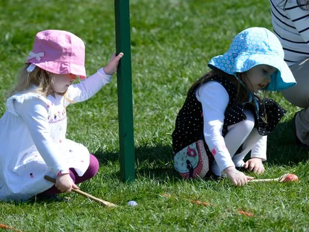 Obamas kick off Easter Egg Roll