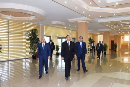 ​Prezident İsmayıllı Olimpiya İdman Kompleksində əsaslı təmir işlərindən sonra yaradılan şəraitlə tanışlıq