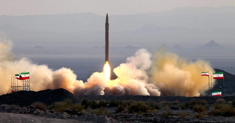 Fars: Иранские ракеты оснастили боеголовками высокой разрушительной мощности