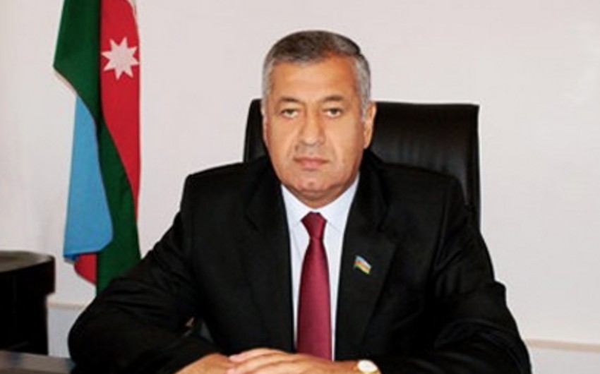​Vahid Əhmədov: 10 min dollaradək kreditlərin köhnə məzənnə ilə qaytarılmasını təklif edirik