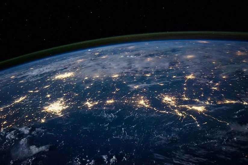 Alimlər 15 ildən sonra Yer nüvəsinin fırlanmasının dayanacağını proqnozlaşdırıblar