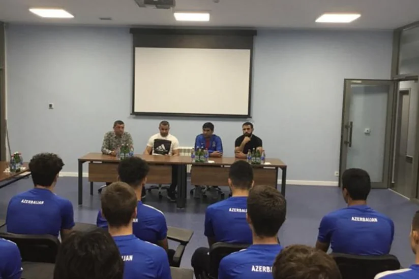 Гурбан Гурбанов встретился с членами сборной U-17 Азербайджана