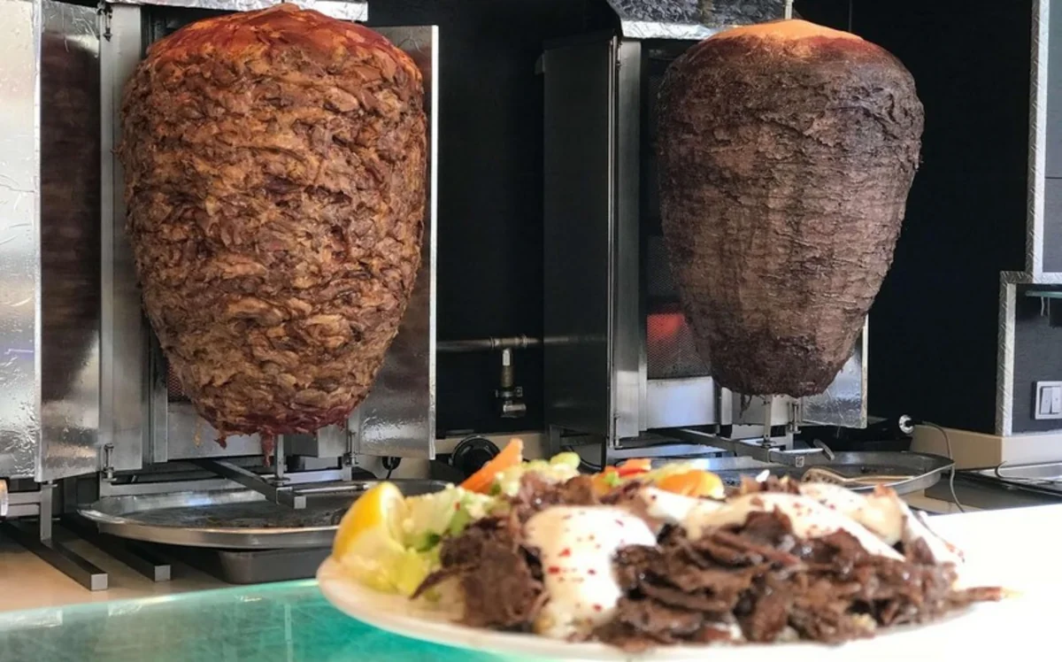 Xaçmazda gənc dönərxanada zəhərlənərək ölüb, daha 1 nəfər xəstəxanaya yerləşdirilib