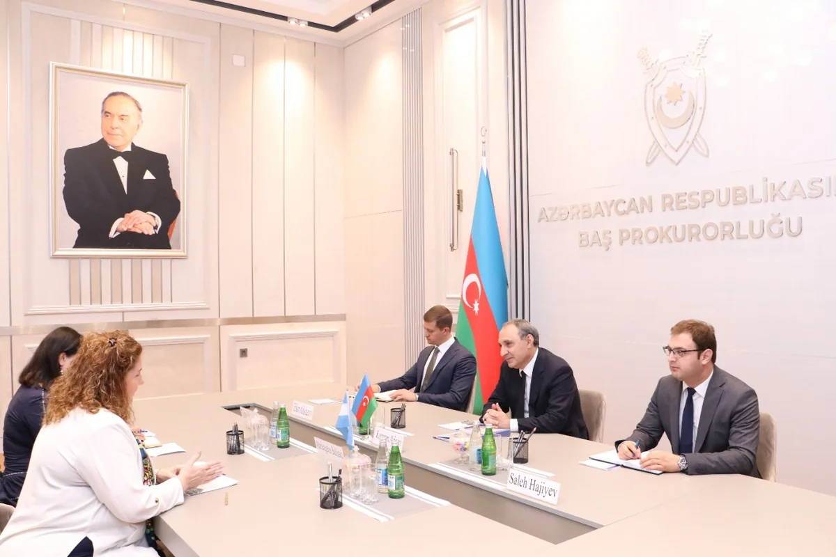 Baş prokuror Argentinanın səfiri ilə görüşüb       