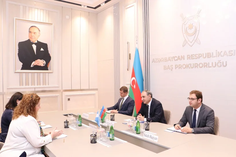 Baş prokuror Argentinanın səfiri ilə görüşüb       