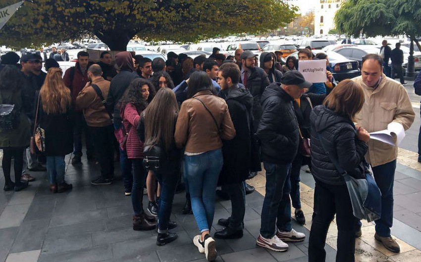 Ermənistan hökumətinin iqamətgahı qarşısında etiraz aksiyası keçirilib