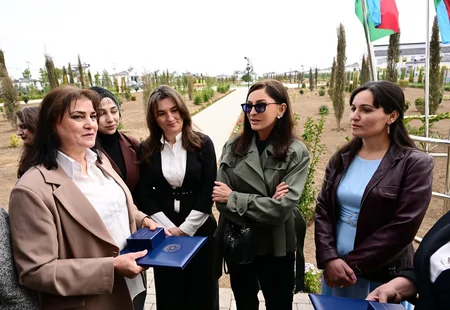 İlham Əliyev və birinci xanım Ağdamın Sarıcalı kəndinin ilk mərhələsinin açılışında iştirak edib - YENİLƏNİB-3
