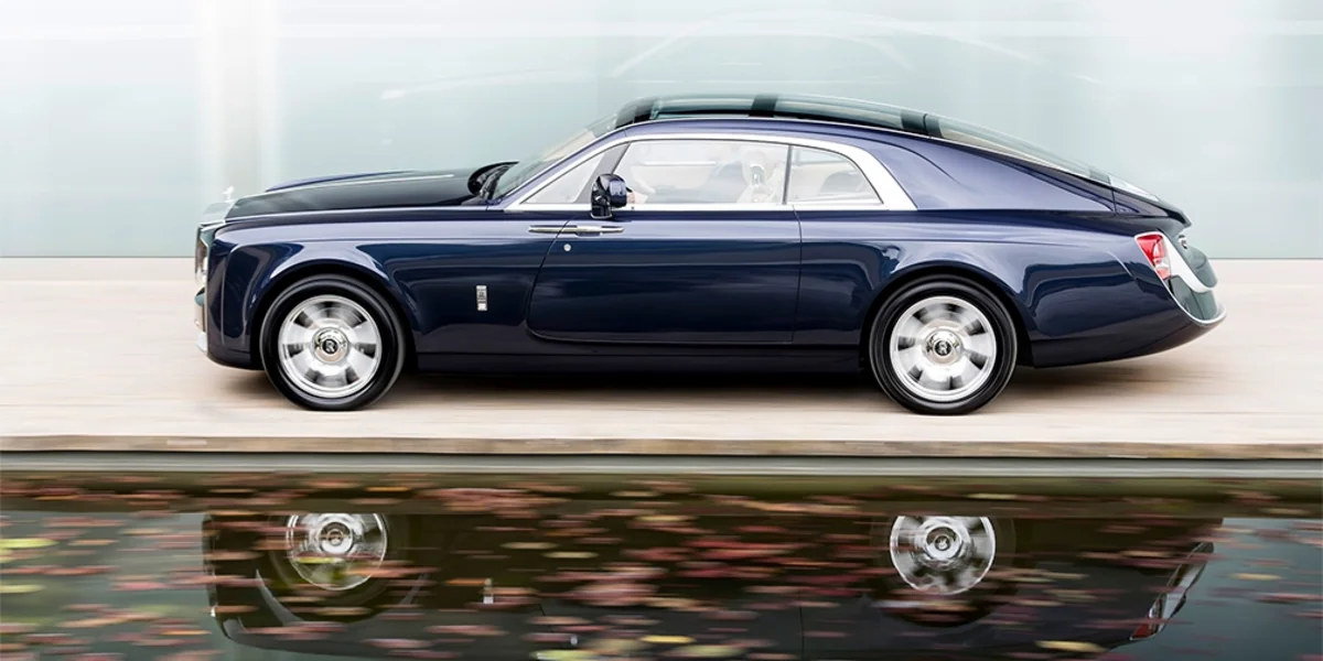 Rolls-Royce dünyanın ən bahalı avtomobilini təqdim edib
