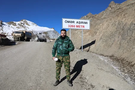 Kəlbəcərin qarlı dağlarında xidmət edən hərbçilər: Düşməni dəmir yumruqla əzdik