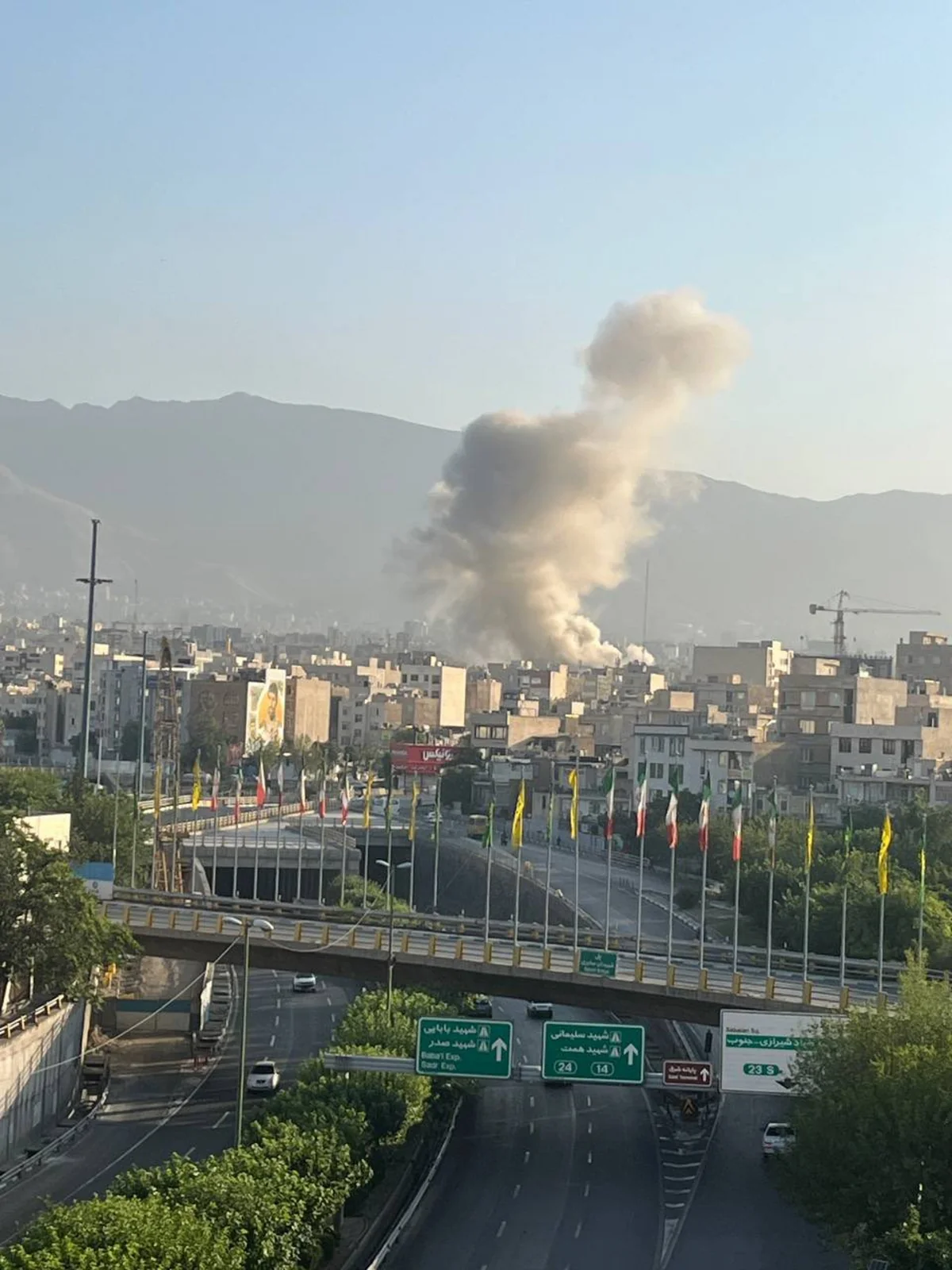 СМИ: В Тебризе прогремели два взрыва