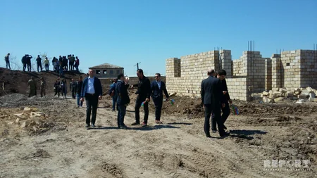 Təhsil Nazirliyinin təşkilatçılığı ilə xarici tələbələr və jurnalistlər Cocuq Mərcanlı kəndinə səfər edib - YENİLƏNİB