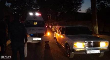Tovuzda iki kişinin yolun ortasında yatması böyük tıxaca səbəb olub - FOTO