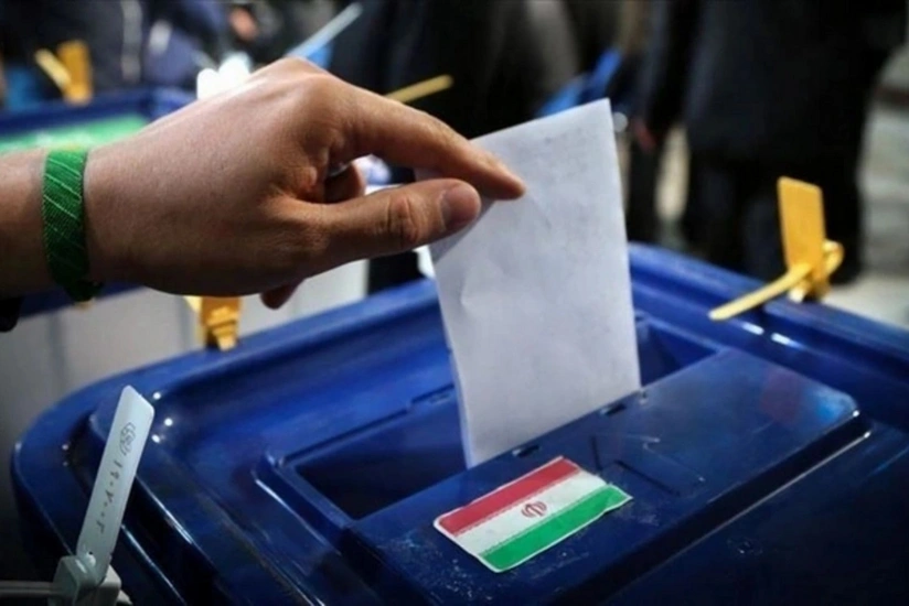 Voting at early presidential elections starts in Iran