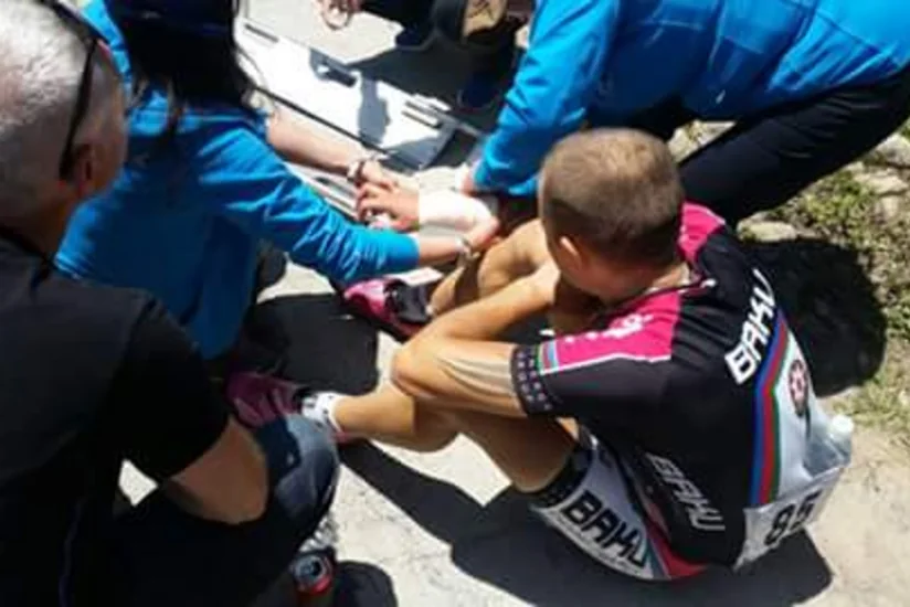 ​Azərbaycan velosipedçisinin Çində keçirilən yürüş zamanı qolu sınıb