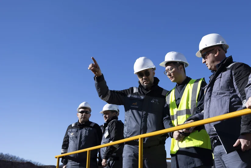 Çinin telekommunikasiya texnologiyaları şirkətinin nümayəndələri ÇİRES-ə səfər edib