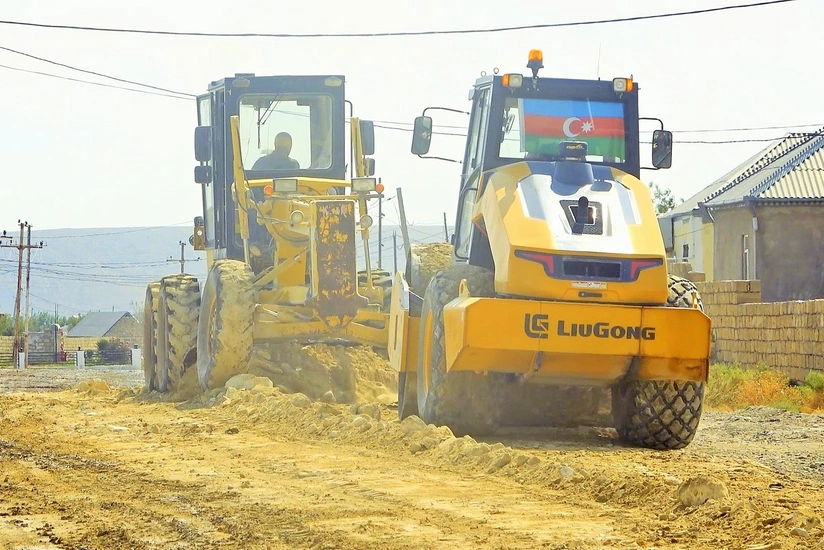 Abşeron rayonu Pirəkəşkül qəsəbəsinə gedən yol yenidən qurulur