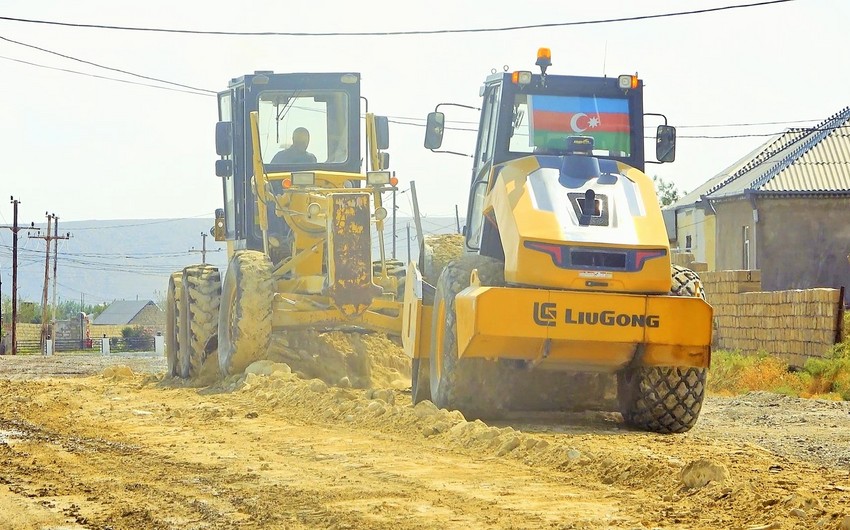 Abşeron rayonu Pirəkəşkül qəsəbəsinə gedən yol yenidən qurulur