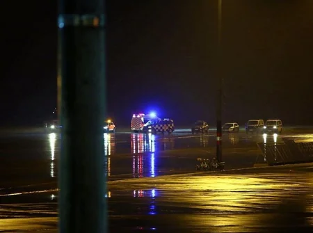 Almaniyada sürücü maşınla aeroport ərazisinə keçmək istəyib