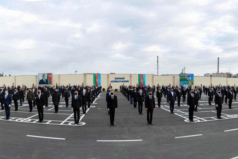 Vilayət Eyvazov sıra baxışı keçirib