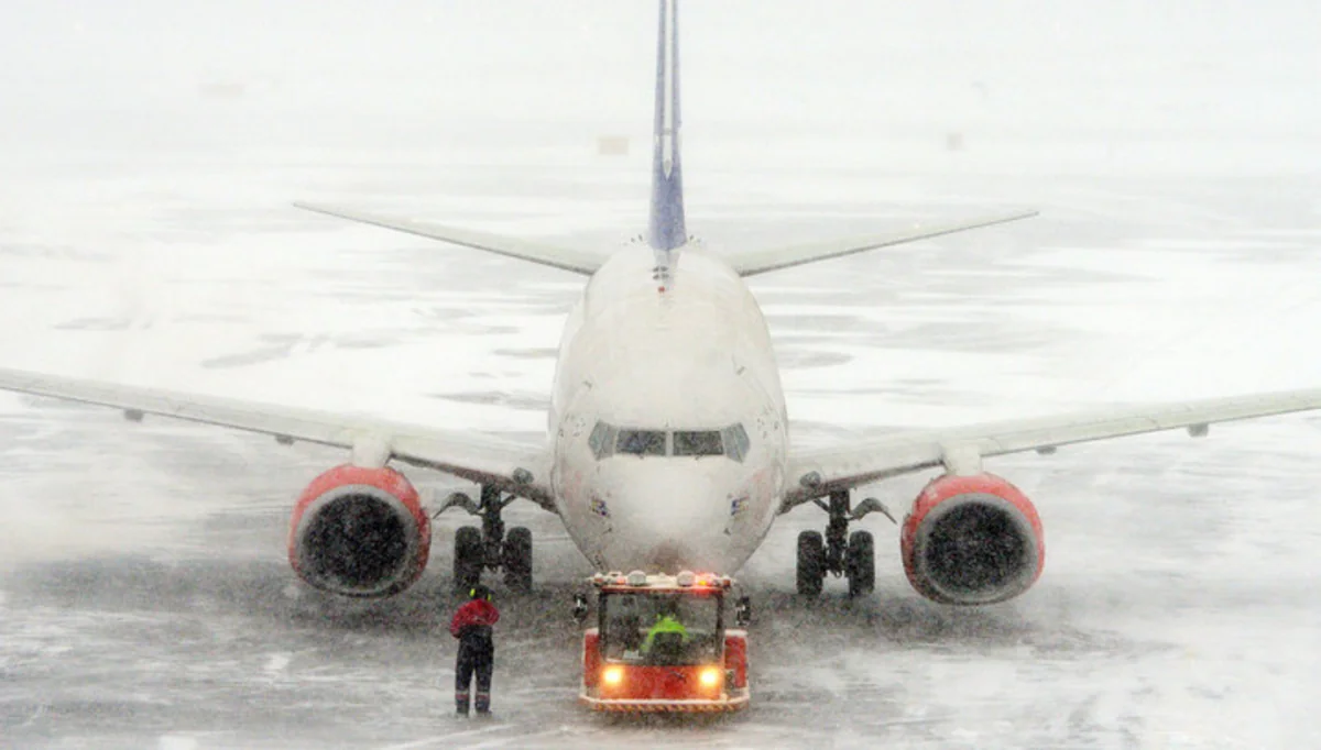 Toronto cancels more than 400 flights due to heavy snowfall