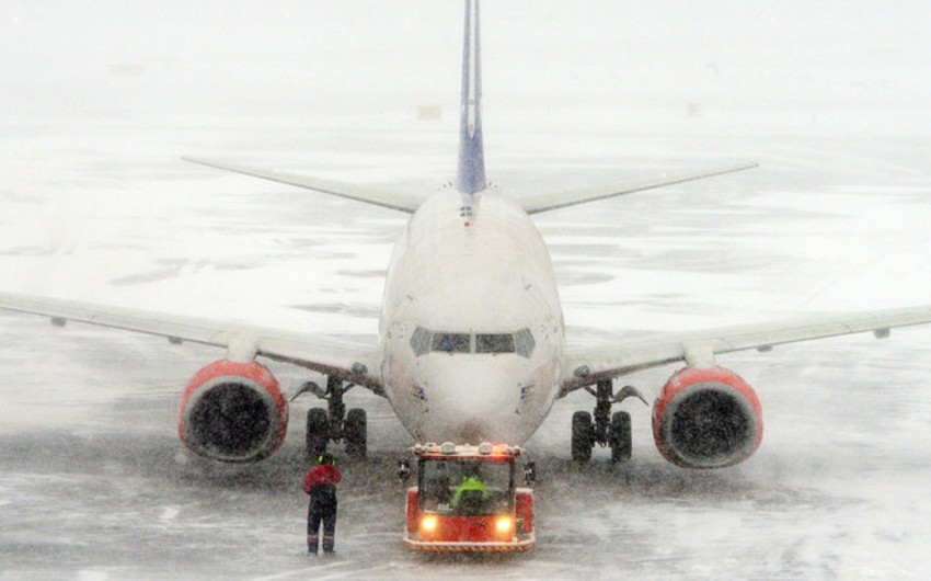 Torontoda güclü qar səbəbindən 400-dən çox aviareys ləğv olunub
