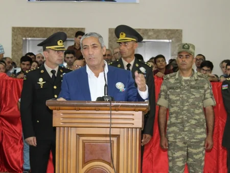 Qaradağ rayonunda gənc əsgərlərin andiçmə mərasimi keçirilib