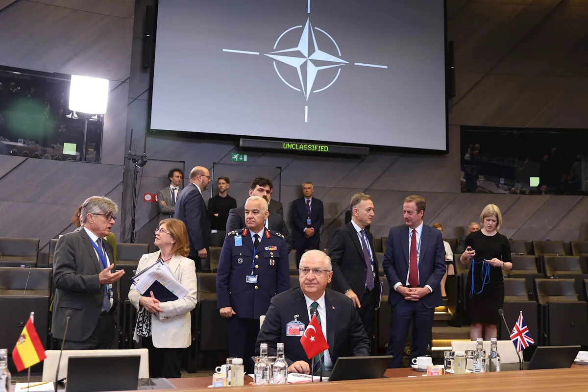 Türkiyənin milli müdafiə naziri NATO-nun toplantısına qatılıb