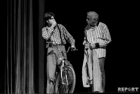 Fuad Poladovun “Azdrama”da sonuncu çıxışı - XATİRƏ FOTOREPORTAJI