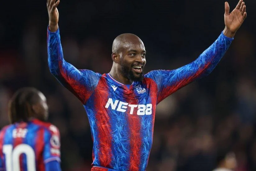 Mançester Yunayted Kristal Pelasın futbolçusunu transfer etmək istəyir