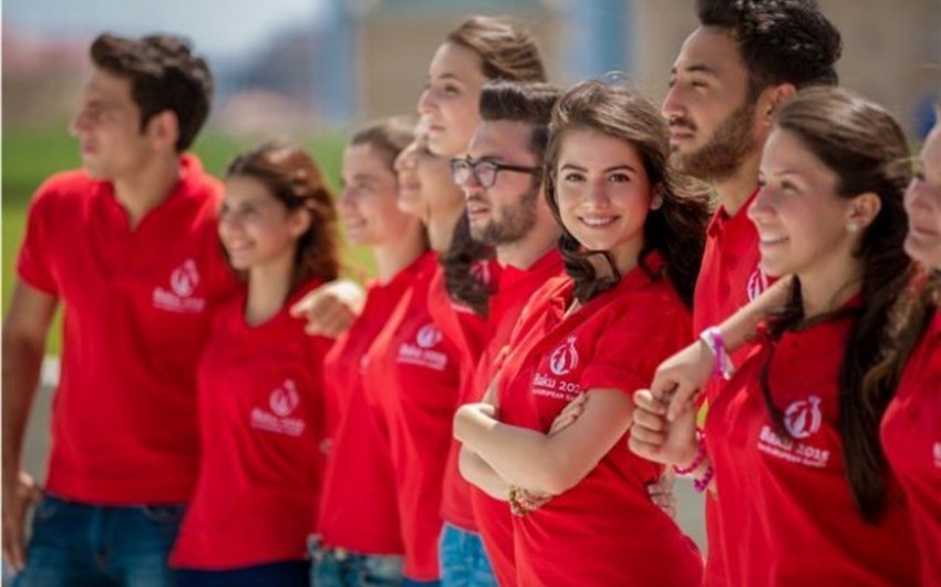 İndiki gənclər öz ayaqları üzərində müstəqil dayanmağa can atırlar - RƏYLƏR