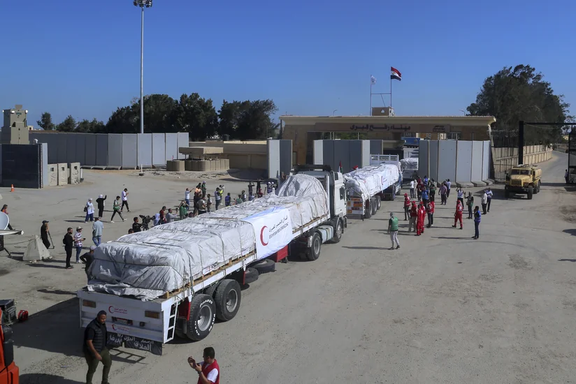 Dünən Qəzzaya 26 humanitar yük maşını daxil olub