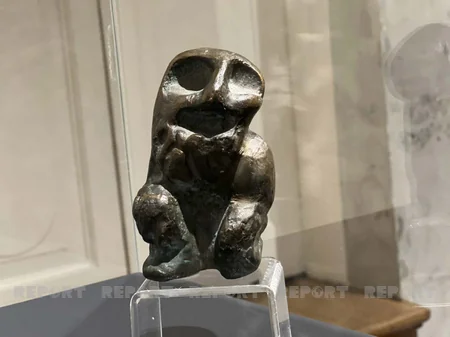Sculptor Fazil Najafov's work album presented in Moscow
