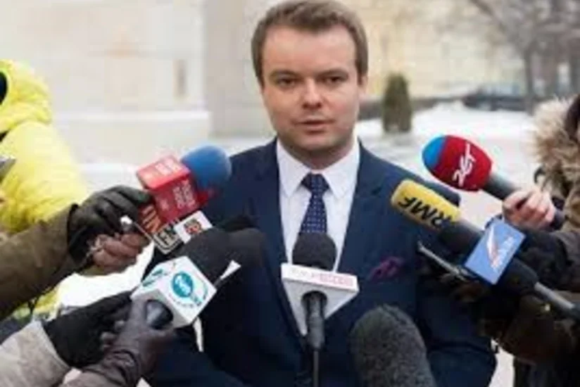 Polşa mühacirlərin qəbulunu dayandırıb