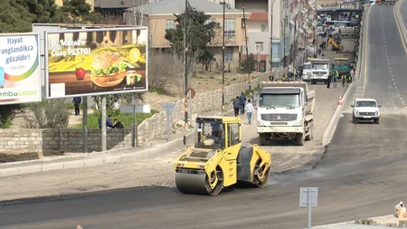 ​20 Yanvar dairəsində yolun hərəkət hissəsi genişləndirilib