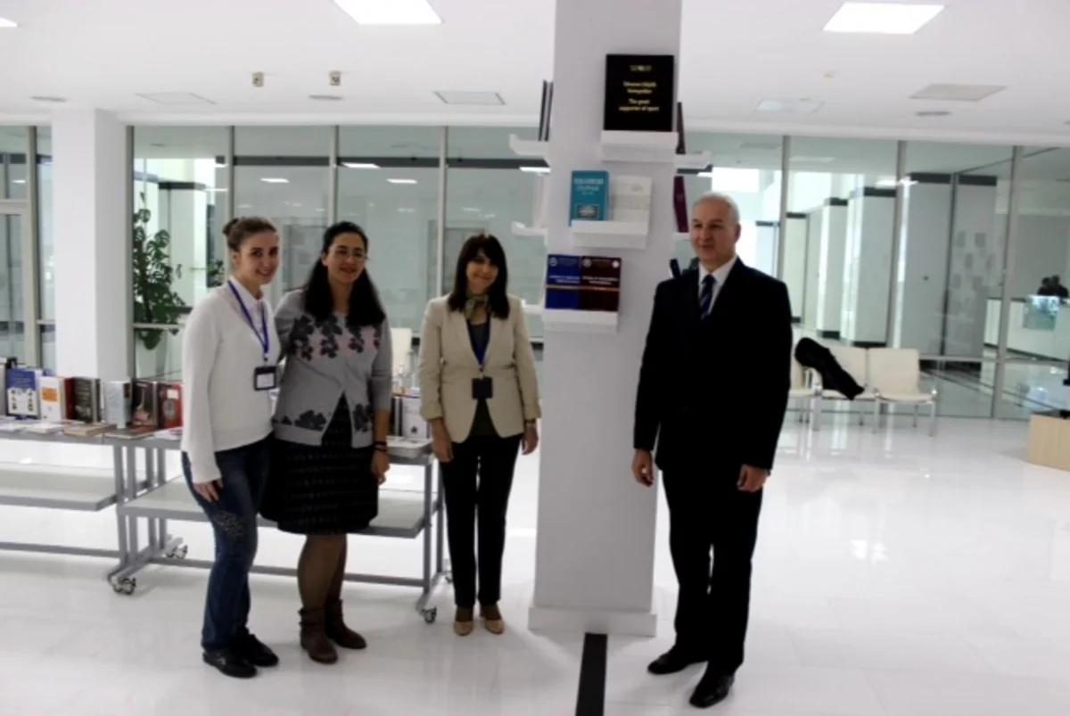 Mərkəzi Elmi Kitabxanaya UNESCO-nun nəşri olan 30-dan çox elmi kitab hədiyyə edilib