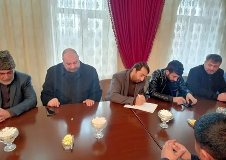 Azərbaycanda daha bir qrup dindar İranın siyasətinə etiraz bəyanatı qəbul ediblər