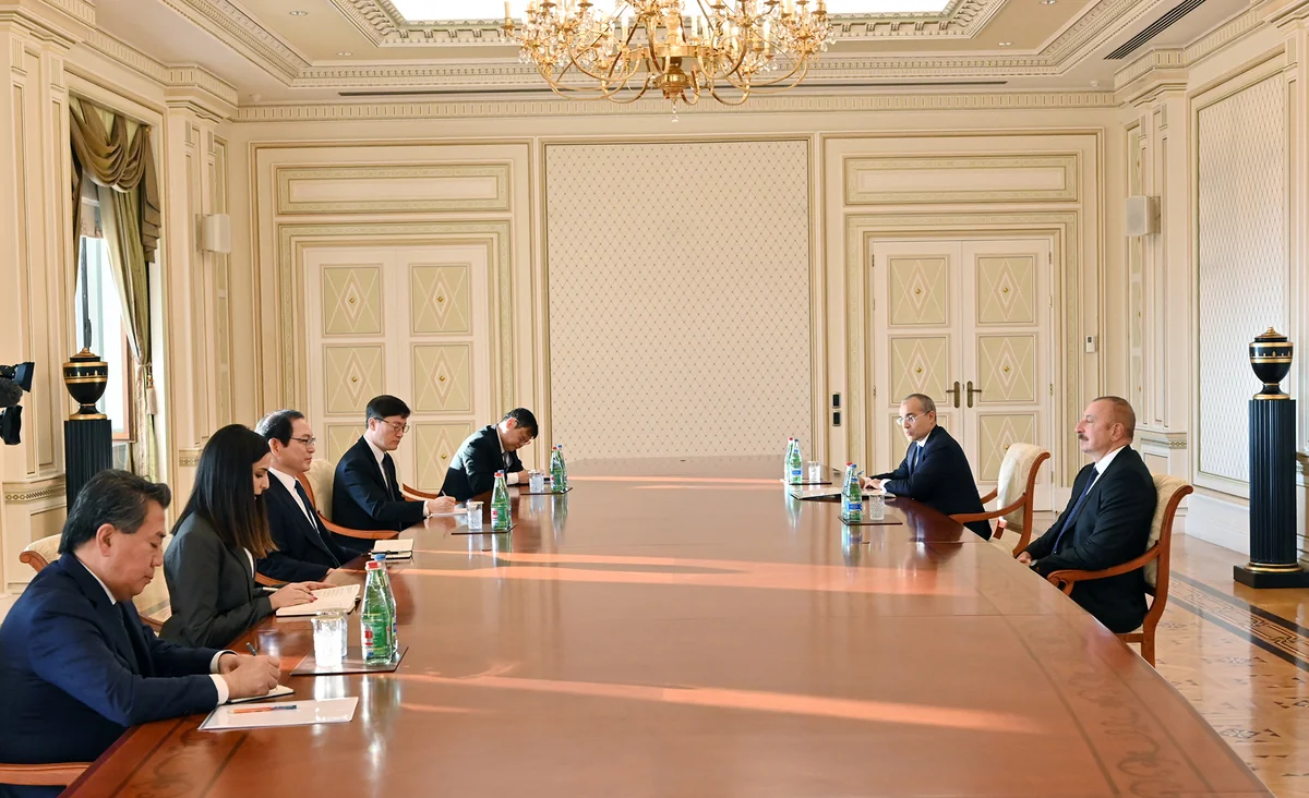 Ilham Aliyev receives South Korean Presidential Committee chairman