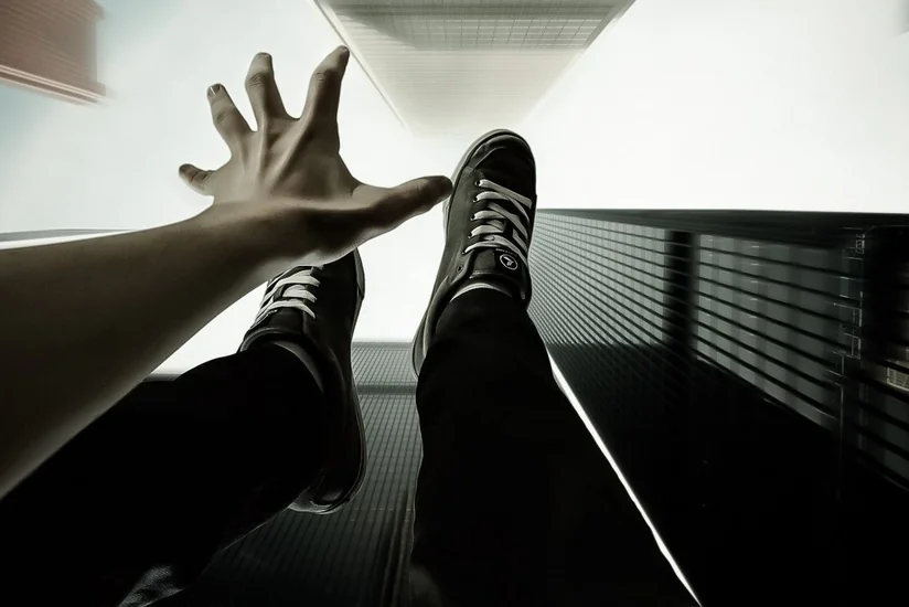 В Билясуваре молодая женщина покончила с собой