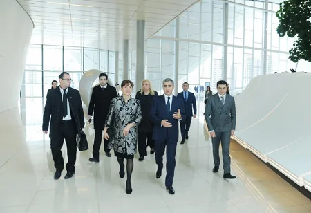 ​Macarıstan baş nazirinin xanımı Heydər Əliyev Mərkəzində olub