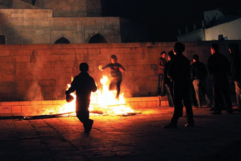 Novruz tonqallarında 7 uşaq xəsarət alıb, bir nəfərin isə hər iki üzü yanıb