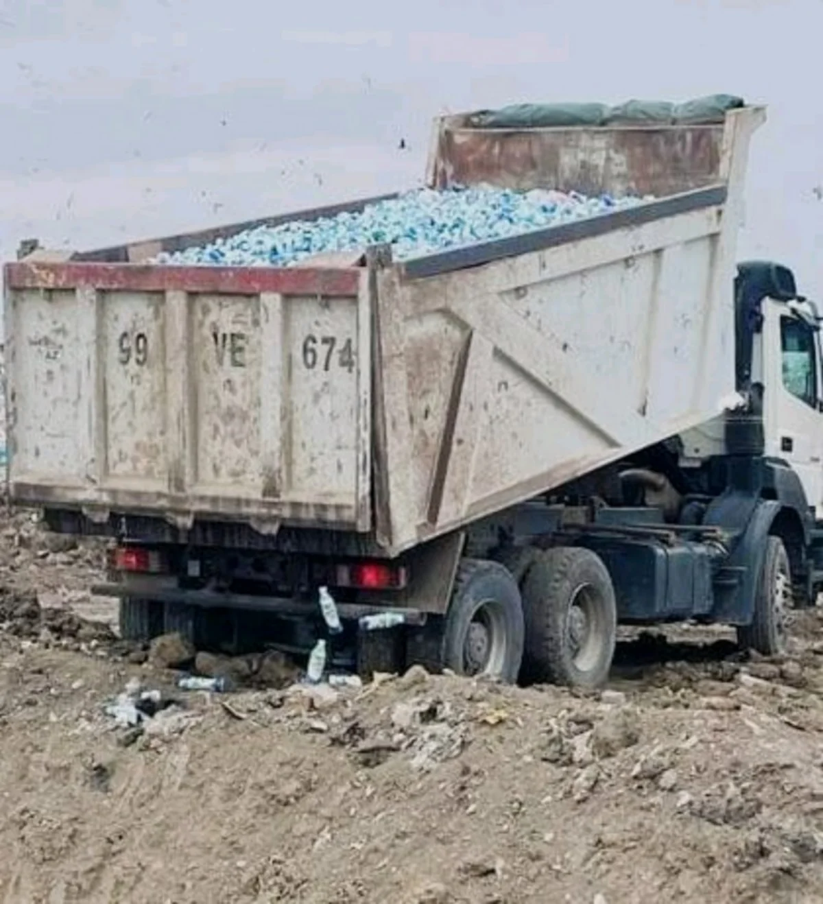 İstehlaka yararsız süd məhsulları məhv edilib