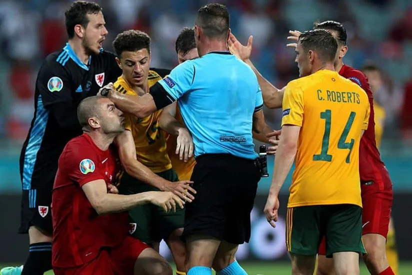 Türkiyə - Uels matçında insident baş verdi