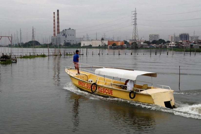 Тайфун Мангхут достиг берегов Филиппин