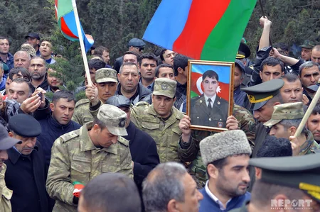 Azərbaycan ordusunun şəhid polkovniki və onun əsgəri Şəhidlər Xiyabanında dəfn edilib - FOTO - YENİLƏNİB
