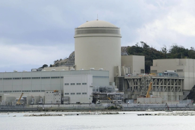 Japan shuts down nuclear power plant