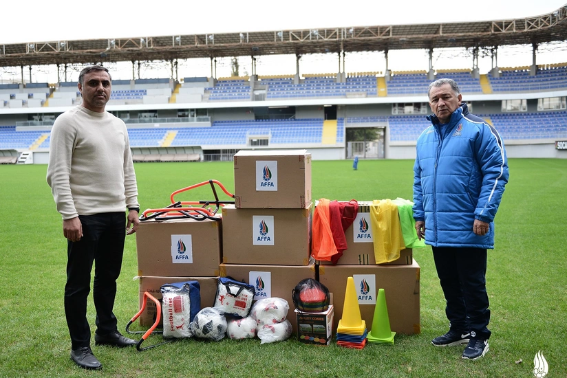 Cənub Regional Futbol Federasiyası idman ləvazimatları ilə təmin olunub