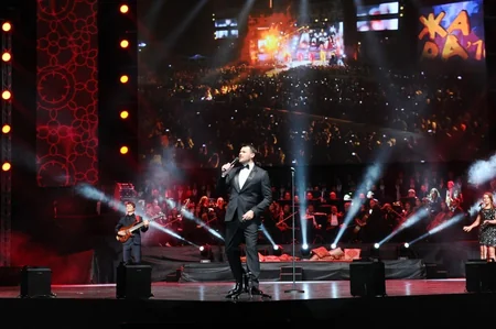 Prezident İlham Əliyev AXC-nin 100 illik yubileyinə həsr edilən konsertdə iştirak edib - YENİLƏNİB-2